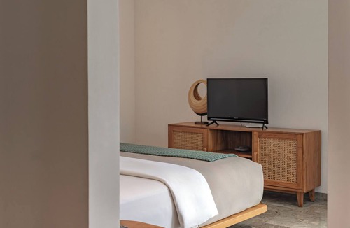 Dewi Sri Hotel | Royal 3 Bedroom Villa Legian