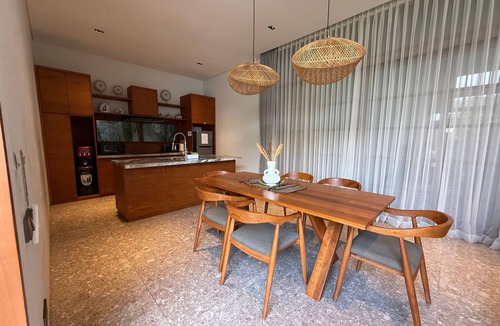 Sanur Villa | Sachi-Modern 2BR mins walk to beach ¢ral Sanur