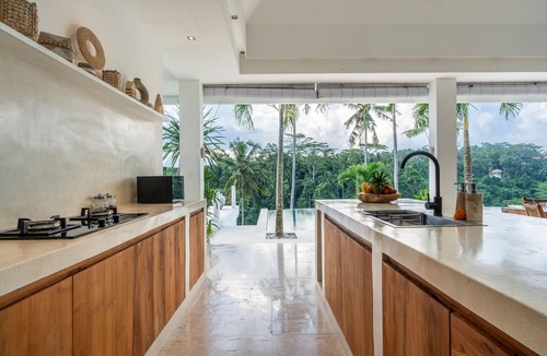 Pejeng Kawan Villa | Sacred Jungle Luxury 4BR Ubud 2 Infinity Pools