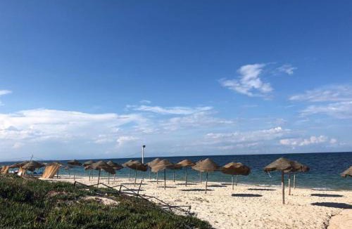 Tantana Apartment | Sea View 1BD Apartment Pool 2-Min Walk to Beach