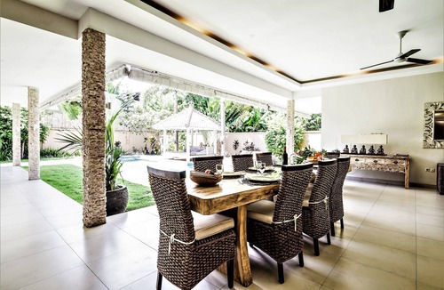 Banjar Semer Villa | Seminyak 3BR Pool Villa & Lounger