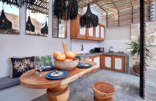 Dyanapura House | Seminyak Beach Bungalow dua with Private Pool