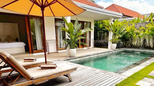 Cemagi Villa | Seseh Beach-Twin Villa Celestine Suite with Bathtub, in Shared Villa With Pool - 650m to Beach