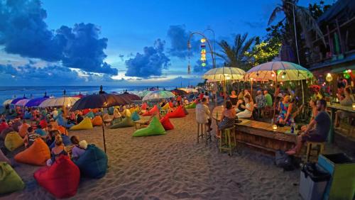 Downtown Kuta Hotel | SG Hotel - 2 Minutes to the Beach By Micky Studio 1