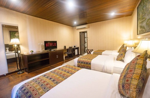 Dewi Sri Hotel | SL1004 - 1 Bedroom Family Triple Suite in Legian
