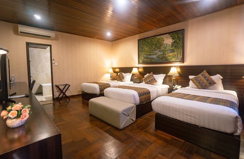 Dewi Sri Hotel | SL1004 - 1 Bedroom Family Triple Suite in Legian