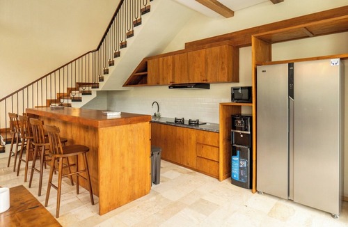 Tuban Villa | Spacious 4-bedroom Private villa in charming in Kuta with Swimming Pools