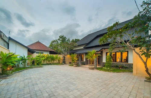 Kerobokan Villa | Spacious 4BR Villa @Seminyak