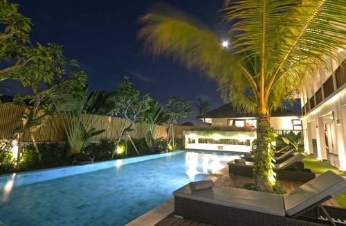 Berawa Villa | Spacious 7BR Villa W/DJ Room & Bar, Canggu! 9Min Drive To Batu Bolong Beach!