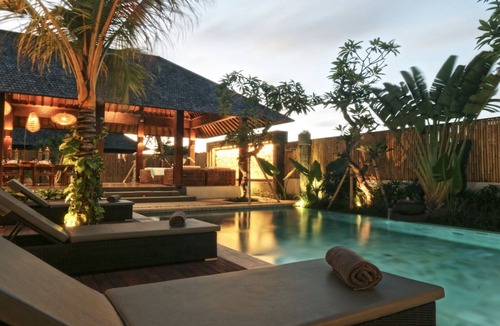 Berawa Villa | Spacious 7BR Villa W/DJ Room & Bar, Canggu! 9Min Drive To Batu Bolong Beach!