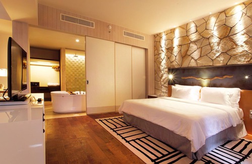 North Legian Hotel | Spacious Modern Suite with Free Minibar Items (T Sand Suite1)