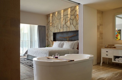 North Legian Hotel | Spacious Modern Suite with Free Minibar Items (T Sand Suite16)