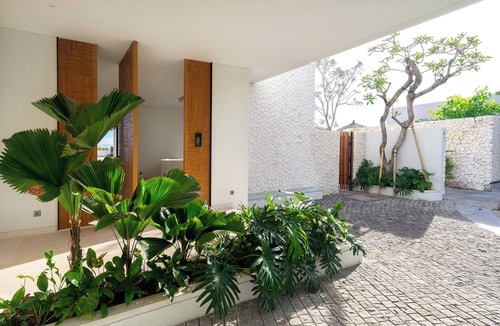 Pecatu Villa | SPF100 Sun Paradise Found Cliff Villa with Ocean Views, Infinity Pool & Cinema