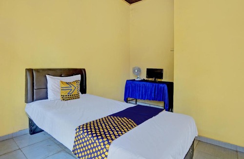 Banyuwangi Hotel | SPOT ON 92475 Rc Homestay Syariah