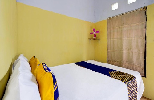 Banyuwangi Hotel | SPOT ON 92480 Iwn Homestay Syariah