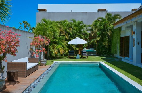 Laksmana Villa | Stylish & Elegant 2BR Luxury Villa, Seminyak - Private Bar & Kitchen!
