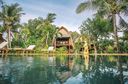 Jungut Batu Hotel | Sukanusa Luxury Huts