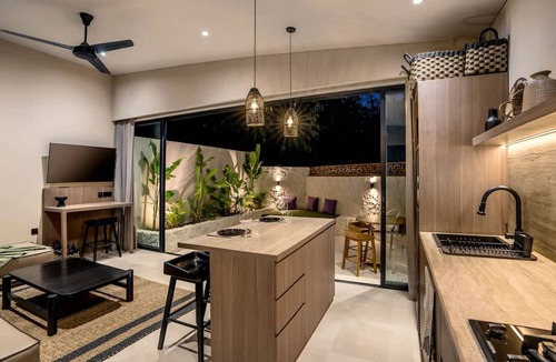 Babakan Villa | Sunrise Lush River Villa