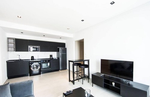 Les Berges du Lac Apartment | Sunset 302 Apt de luxe avec salle de fitness
