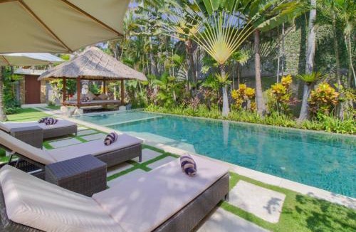 Petitenget Villa | Super Spacious, 6 Bed, Chef, Daily B'Fast, 12 pax
