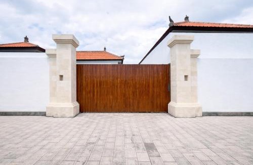 By Pass Ngurah Rai Villa | The Lavana Villa Tegal Jinah