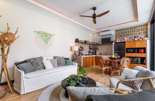 Berawa House | Tropical 2BR Villa with Private Pool in Canggu