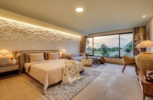 Kediri Hotel | Tropical Suite Near Canggu Quiet & Relaxing Stay