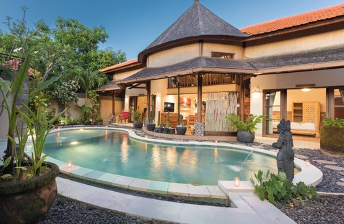 Jimbaran Villa | Tropically, 4-Bedroom Villa in Balangan