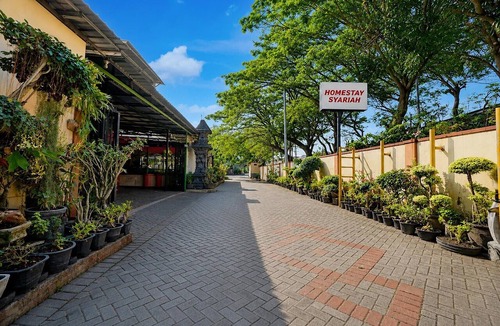 Surabaya House | Twin Room near City of Tomorrow Mall