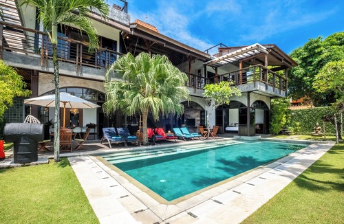 Petitenget Villa | Unique 6 Bdrm Villa In Central Seminyak