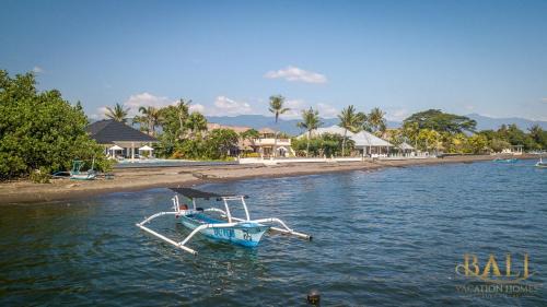 Dencarik Villa | Villa Akasa Segara Beachfront and Private Pool