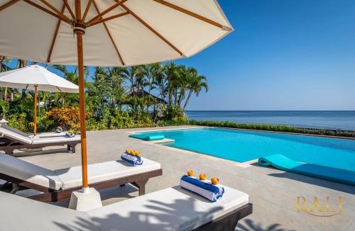Dencarik Villa | Villa Akasa Segara Beachfront and Private Pool