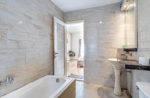 Seminyak House | Villa Azure 2 - Master Suite in shared Pool Villa