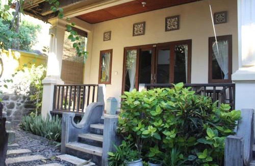 Amed House | Villa coral Cafe