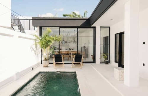 Batu Bolong Villa | Villa Enda Tiga Canggu 3 bedroom private villa