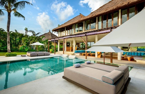 Munggu Villa | Villa Kalima - 6 bedroom beachfront villa in Seseh Beach