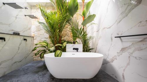 Tibubeneng Villa | Villa Kubu Dewi Sri by Villa Finder