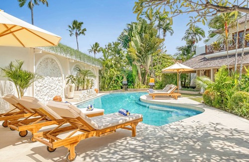 Petitenget Villa | Villa Manhattan - Luxurious 8-BDR Villa, huge pool