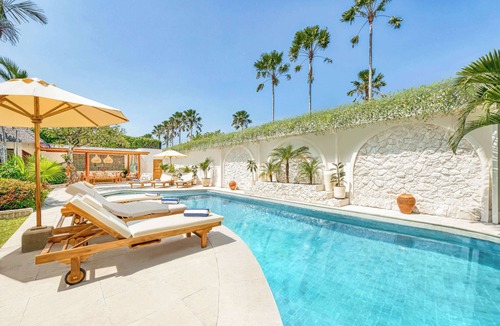 Petitenget Villa | Villa Manhattan - Luxurious 8-BDR Villa, huge pool