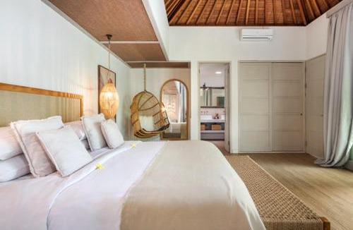 Laksmana Villa | Villa Santhira 3BR Pool Villa Near Eat Street