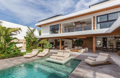 Nakula Villa | Villa Selena Space Luxury 4BR 15m Pool BBQ Staffed