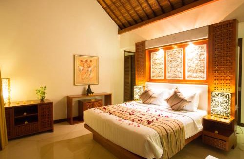 Sanur Villa | Villa Seriska Satu Sanur,a Luxury 4-Bedroom Villa, 5 mins walk to ICON Mall, Beach & 24hrs Security