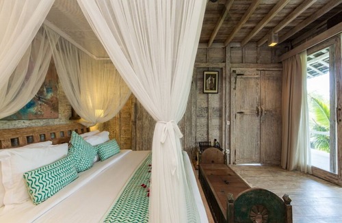 Munggu Villa | Villa Sungai Laut 2 Bedrooms Beachfront Wooden Villa in Canggu