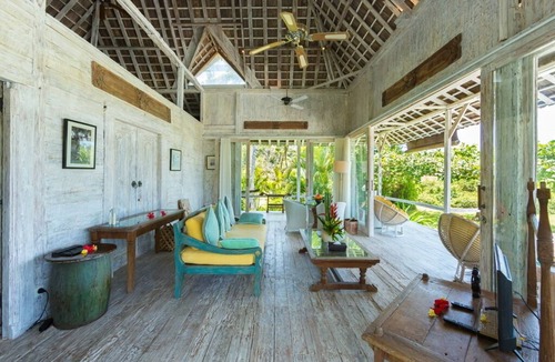 Munggu Villa | Villa Sungai Laut 2 Bedrooms Beachfront Wooden Villa in Canggu