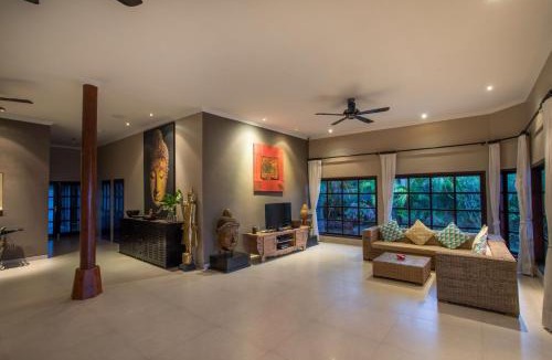 Dencarik Villa | Villa Taman Indah