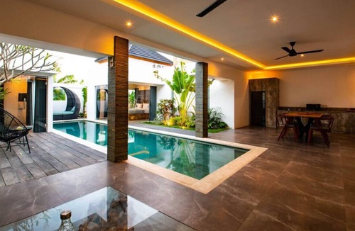 Drupadi Villa | villa Yolanda · Rice field view 2 bedroom villa Seminyak beach