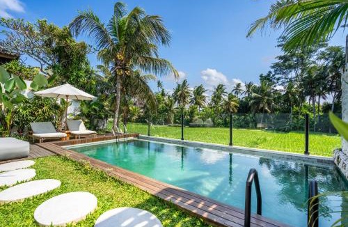 Singakerta Villa | Vista Villa - Rice Field Stay with Pool & Rooftop Lounge