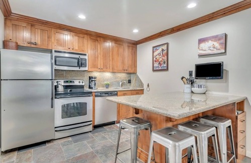 North Park City Condo | Walk to PC Mountain Village & Main Street! Heated Pool & Spa! Brand New Gym!
