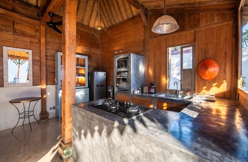 Kemenuh Villa | Wooden Sanctuary 2BR in Ubud