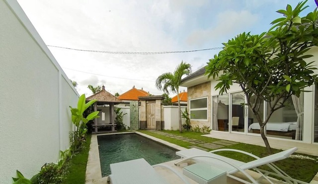2 bedroom villa around 8 mnts drive to Beach
